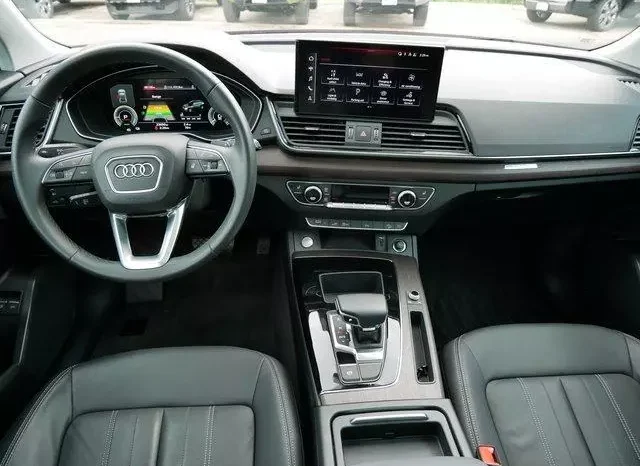 
								Audi Q5 e 55 Premium full									