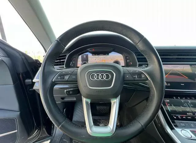 
								Audi Q8 55 Premium Plus full									