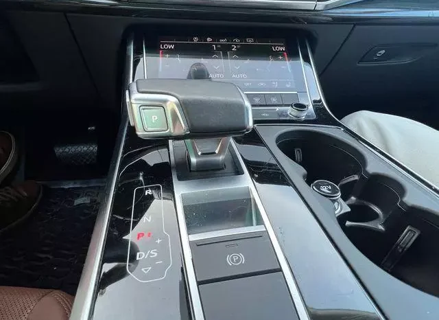 
								Audi Q8 55 Premium Plus full									