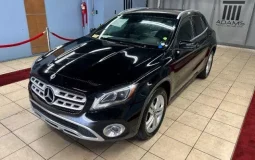 Mercedes-Benz GLA 250 Base