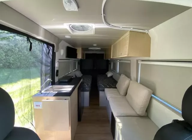 
								RAM ProMaster 3500 Window Van High Roof full									