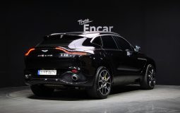 Aston Martin DBX 4.0 V8