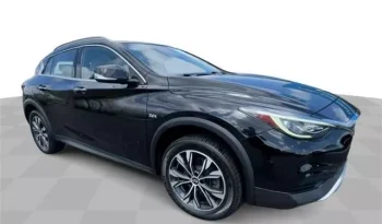 
									INFINITI QX30 Luxe full								