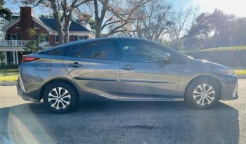 
									Toyota Prius Prime Limited full								