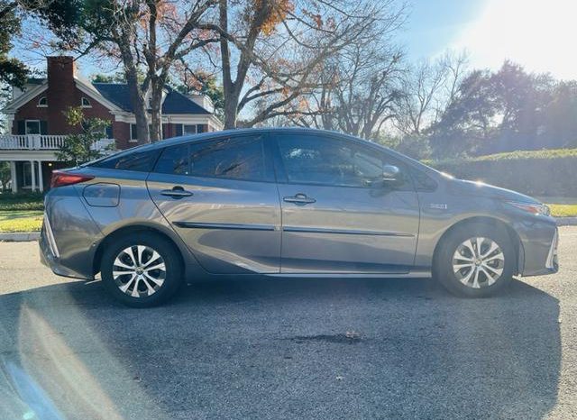 
								Toyota Prius Prime Limited full									