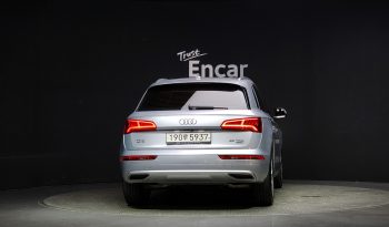 
									Audi Q5 45 TFSI Quattro Premium full								