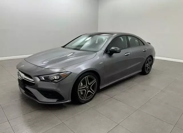 
								Mercedes-Benz AMG CLA 35 Base 4MATIC full									