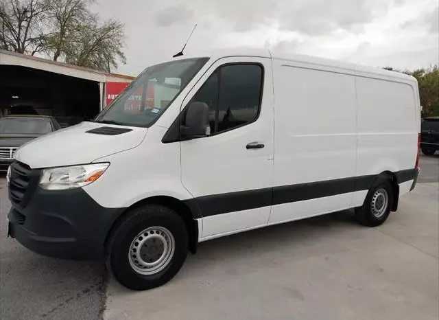 
								Mercedes-Benz Sprinter 1500 Standard Roof I4 full									