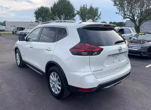 
								Nissan Rogue Hybrid SV full									