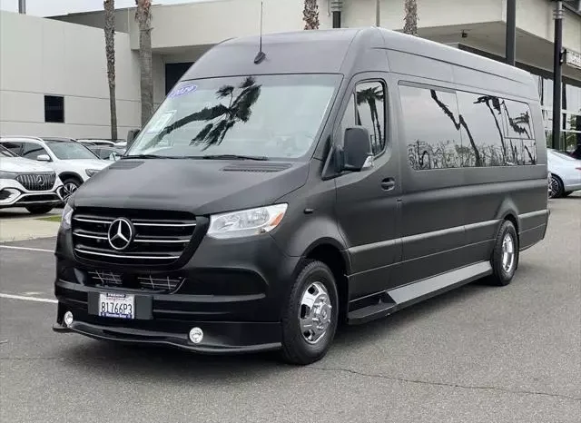 
								Mercedes-Benz Sprinter 3500XD High Roof full									