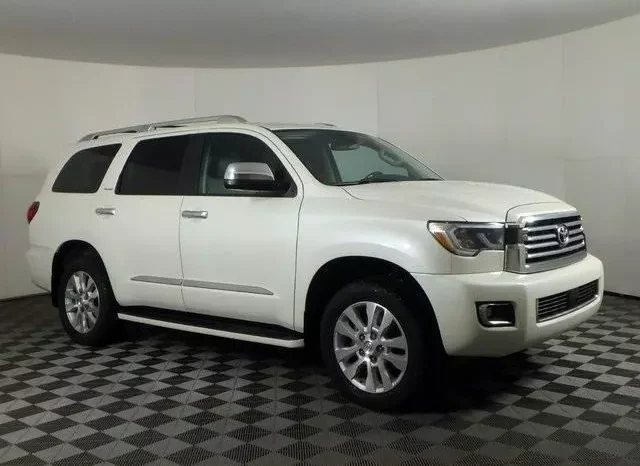 
								Toyota Sequoia Platinum full									