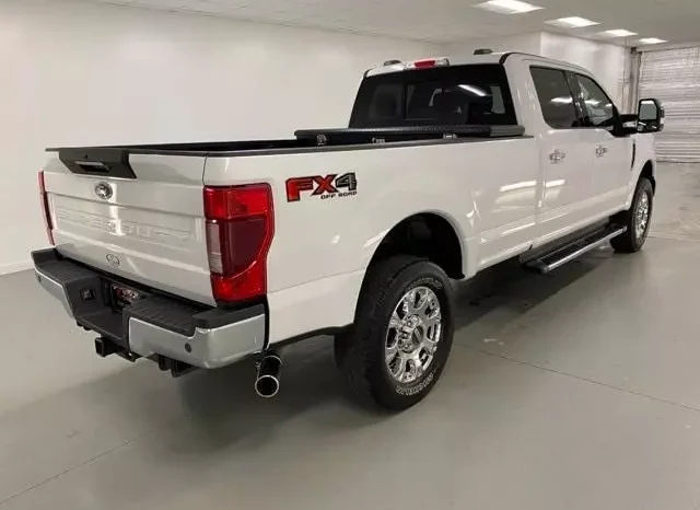 
								Ford F-350 Lariat Super Duty full									