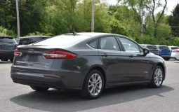 Ford Fusion Hybrid SE