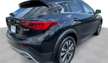 
									INFINITI QX30 Luxe full								