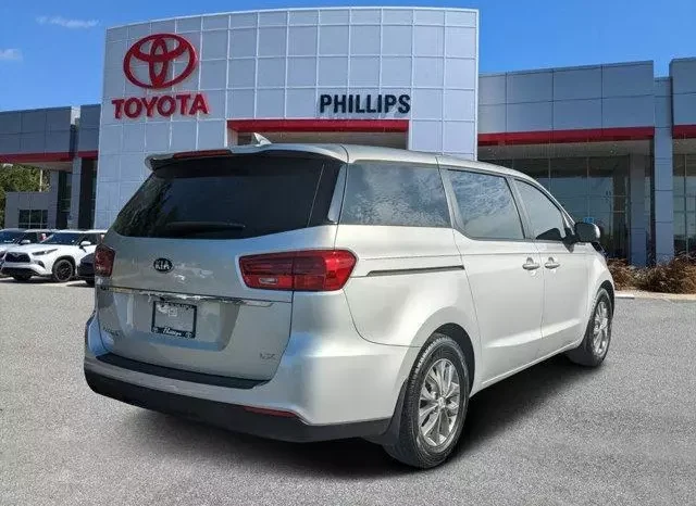 
								Kia Sedona LX full									