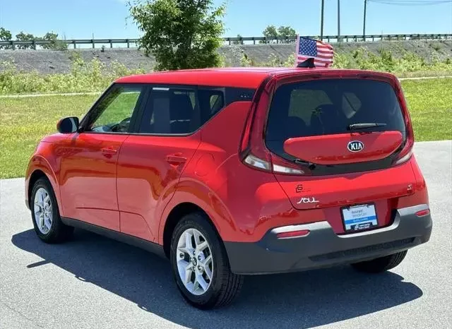 
								Kia Soul S full									