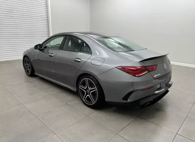 
								Mercedes-Benz AMG CLA 35 Base 4MATIC full									