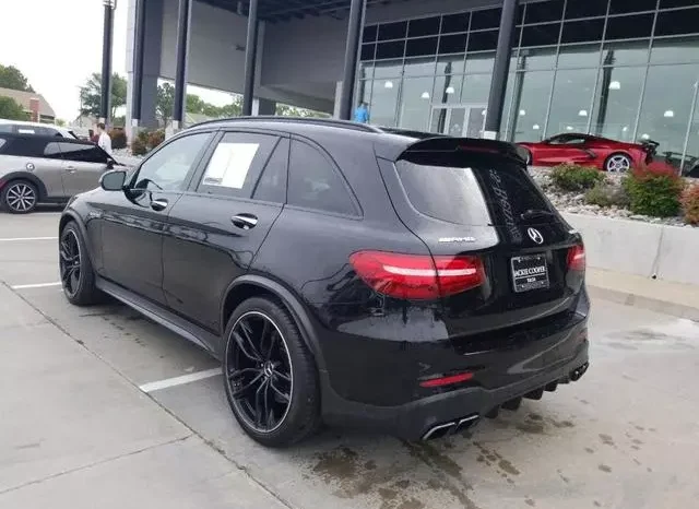 
								Mercedes-Benz AMG GLC 63 Base 4MATIC full									