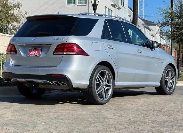 
								Mercedes-Benz AMG GLE 43 Base 4MATIC full									