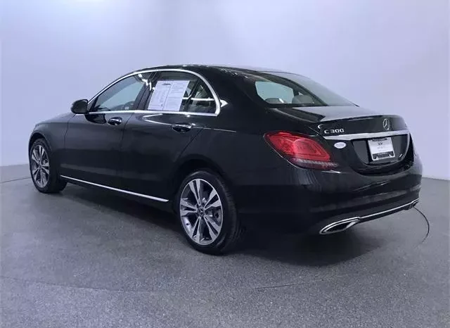 
								Mercedes-Benz C-Class 4MATIC Sedan full									