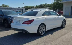 Mercedes-Benz CLA 250 Base