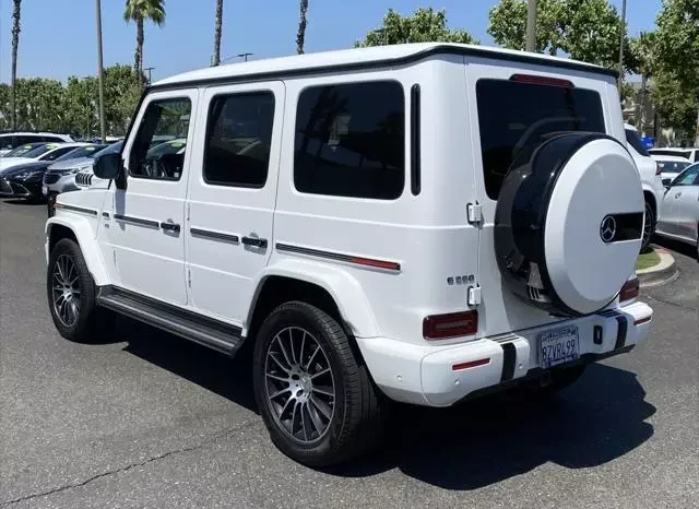 
								Mercedes-Benz G-Class 4MATIC full									