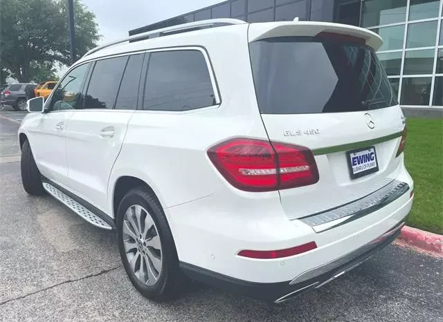 
								Mercedes-Benz GLS 450 Base 4MATIC full									