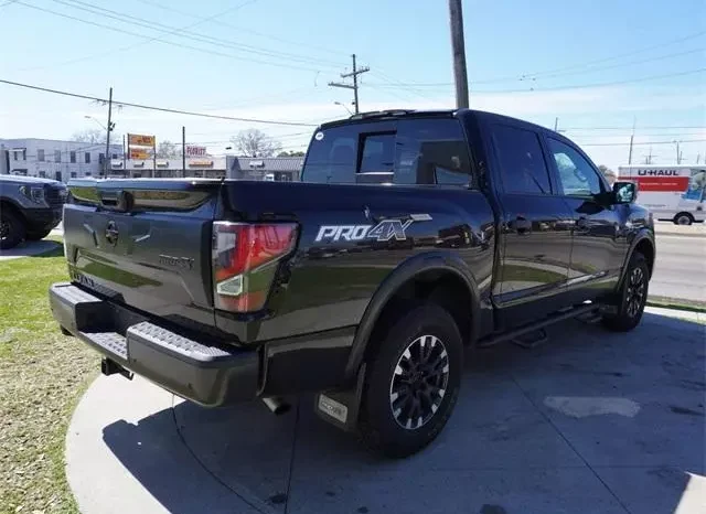 
								Nissan Titan PRO-4X full									