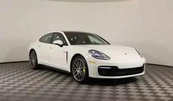 
									Porsche Panamera E-Hybrid 4S full								