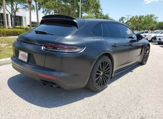 
								Porsche Panamera Sport Turismo GTS full									