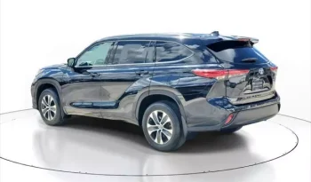 
									Toyota Highlander XSE full								