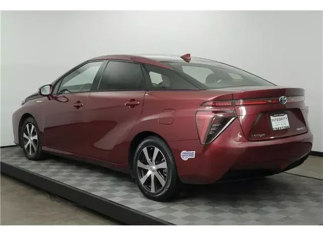 
								Toyota Mirai Base full									