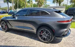 Aston Martin DBX Base