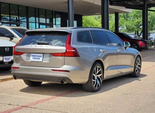 
								Volvo V60 T5 Momentum full									