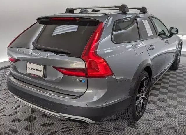 
								Volvo V90 Cross Country T6 full									