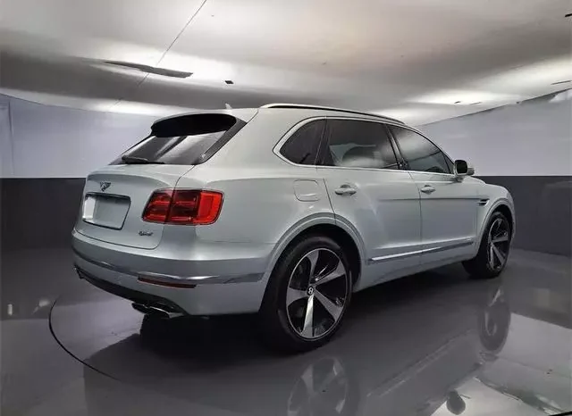 
								Bentley Bentayga Hybrid Base full									