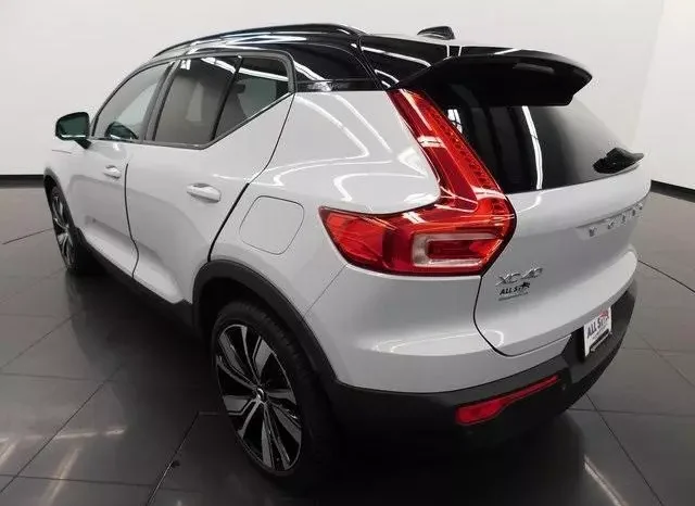 
								Volvo XC40 Recharge Pure Electric P8 full									