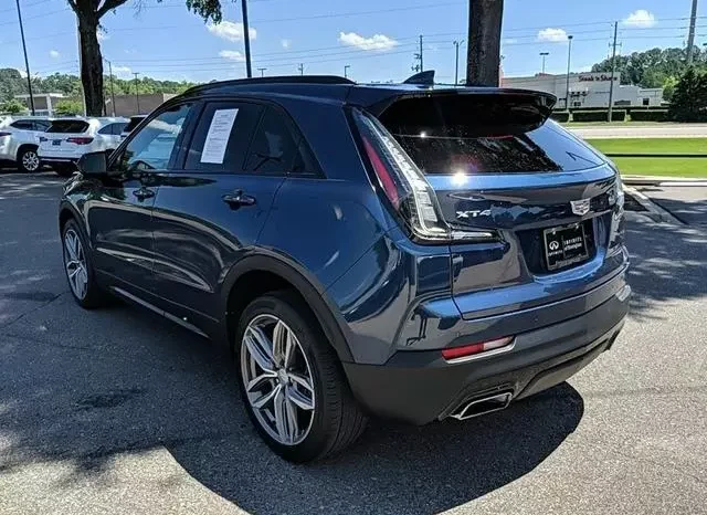 
								Cadillac XT4 Sport full									