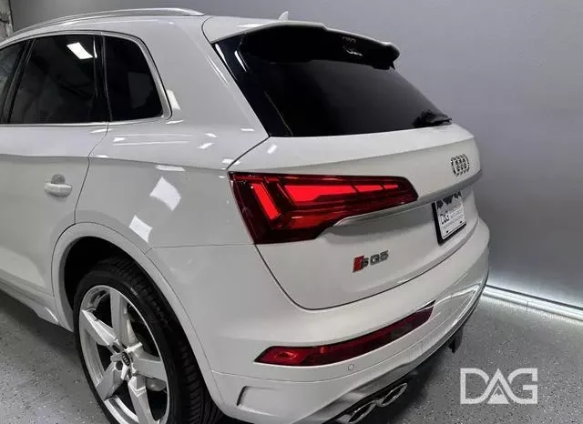 
								Audi SQ5 3.0T Premium Plus full									