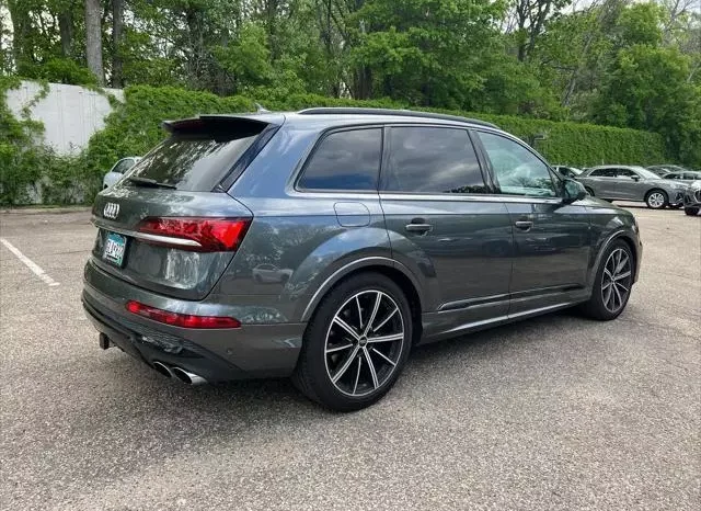 
								Audi SQ7 4.0T Premium Plus full									