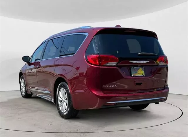 
								Chrysler Pacifica Touring L full									