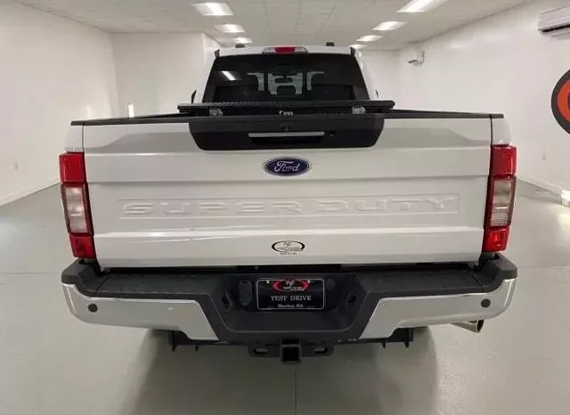 
								Ford F-350 Lariat Super Duty full									