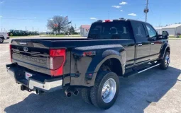 Ford F-450 Lariat