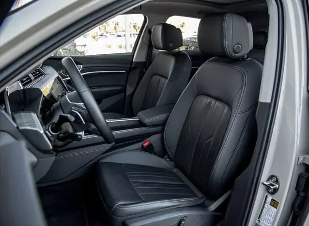 
								Audi e-tron Sportback Premium Plus full									
