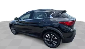 
									INFINITI QX30 Luxe full								