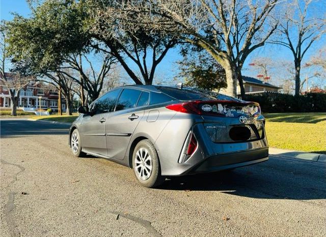 
								Toyota Prius Prime Limited full									