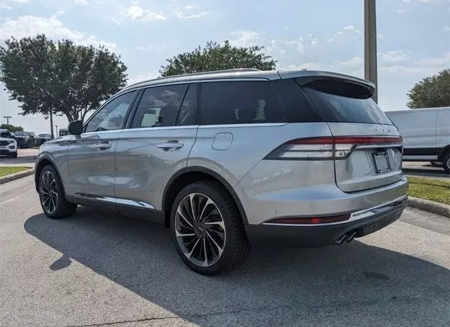 
								Lincoln Aviator Reserve AWD full									