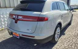 Lincoln MKT Standard