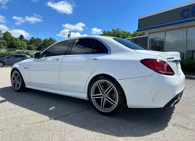 
								Mercedes-Benz AMG C 63 Base full									