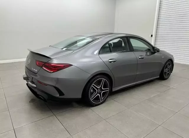 
								Mercedes-Benz AMG CLA 35 Base 4MATIC full									